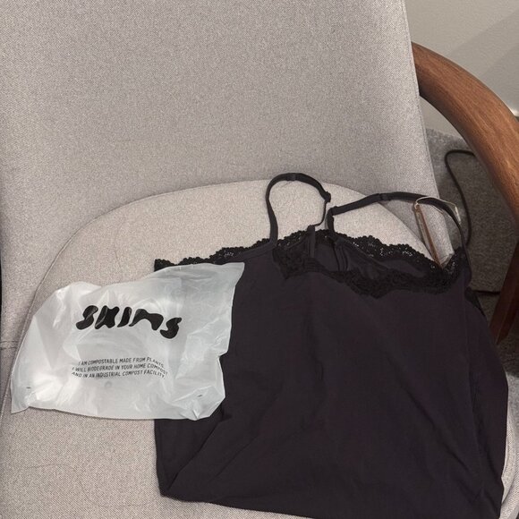 Skims Fits Everybody Lace SLIP DRESS - Picture 2 of 3